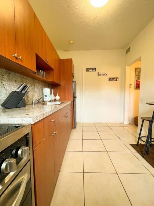 Cozy 1-Bedroom Rental In מיאמי מראה חיצוני תמונה