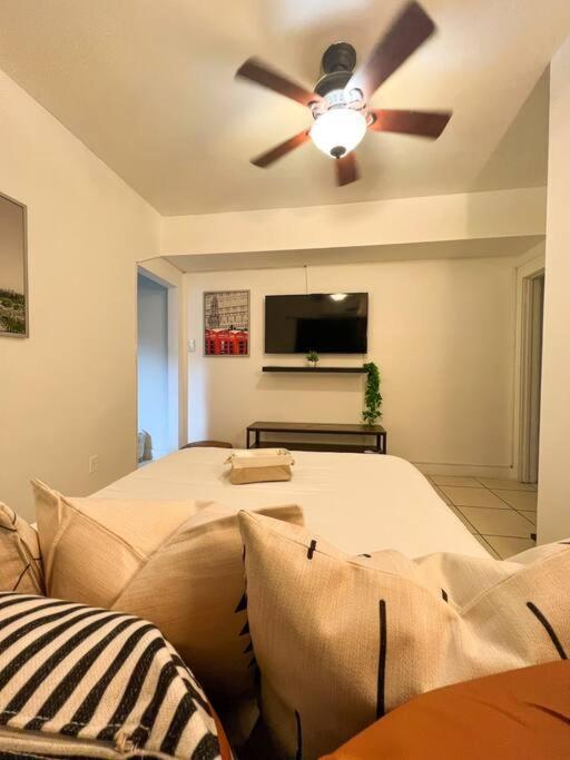 Cozy 1-Bedroom Rental In מיאמי מראה חיצוני תמונה